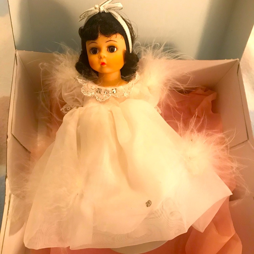 Madame Alexander Snow White Doll